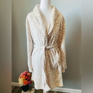 Ulta Beauty Plush Fleece Robe - Pink & Grey Leopard Cheetah Animal Print